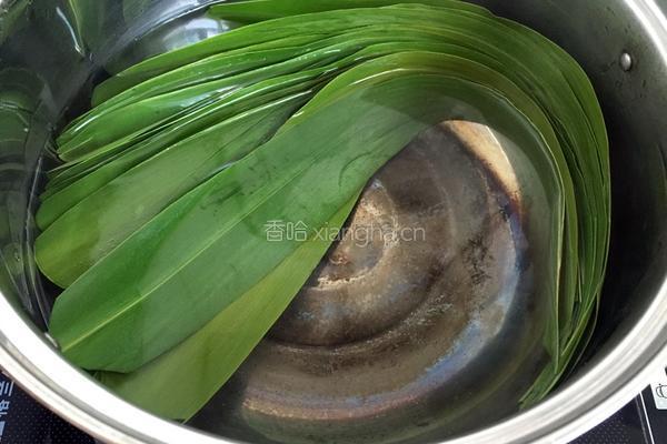水晶迷你紫薯粽子的做法图解3