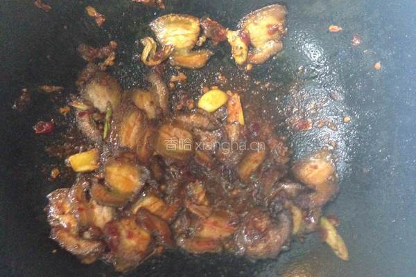 腌肉包菜的做法图解2