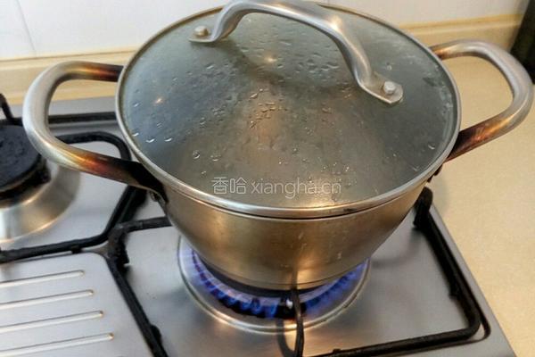 番茄排骨汤的做法图解2