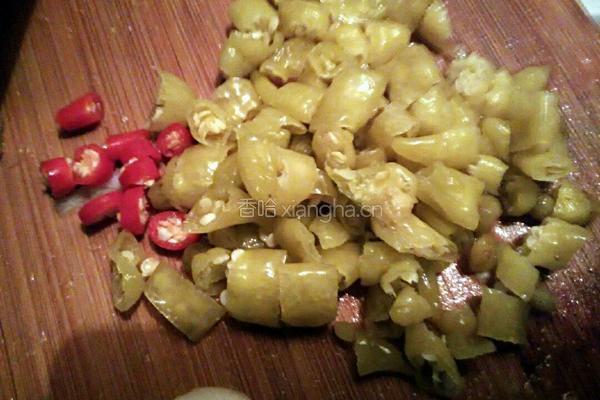 泡椒牛肉的做法图解2
