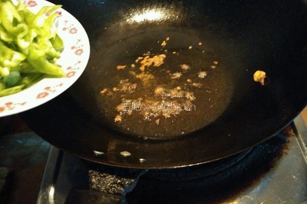 青椒炒肉丝的做法图解5