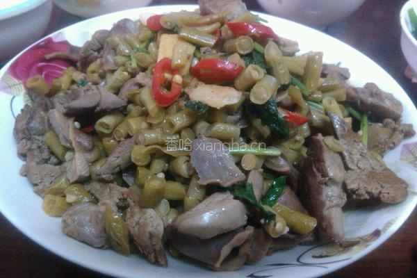 酸豆角炒鸡珍的做法图解5