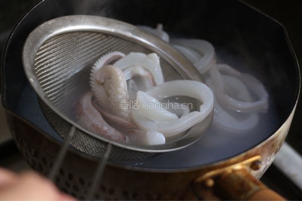 麻辣鱿鱼香锅的做法图解3
