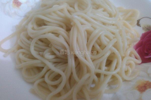 炸酱拌面的做法图解3