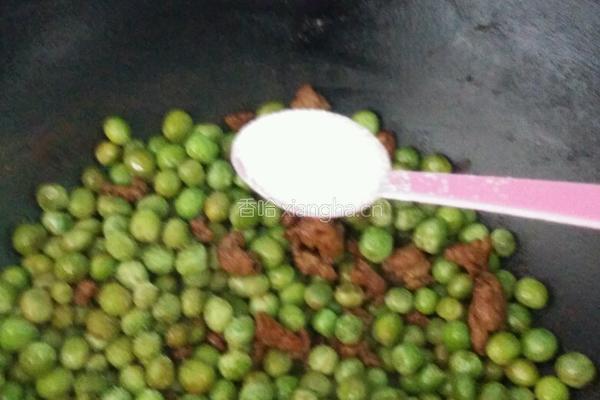 肉末豌豆的做法图解5