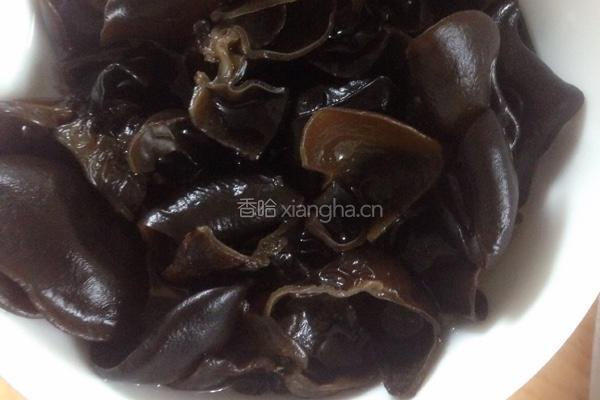 木耳炒粉丝的做法图解1