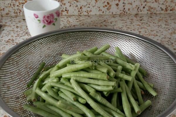 蒸豇豆的做法图解2