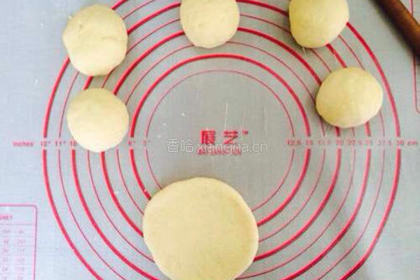 早餐:红豆酥皮包的做法图解4