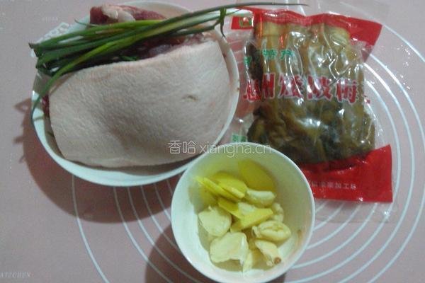 梅菜扣肉的做法图解1