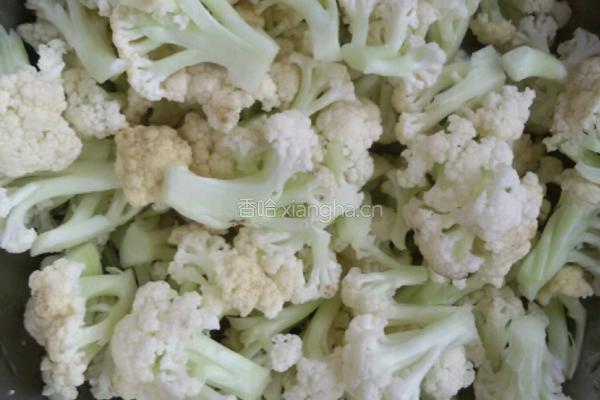 蚝油干锅菜花的做法图解1