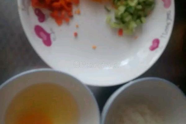 蔬菜丁鸡蛋抱饭的做法图解1