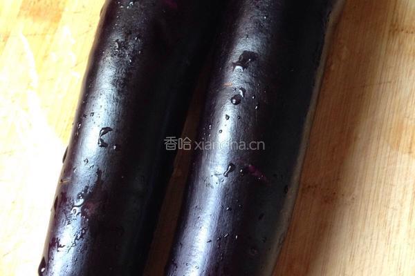 凉拌茄子的做法图解1
