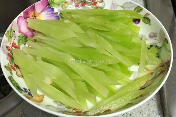莴笋炒蛋的做法图解2