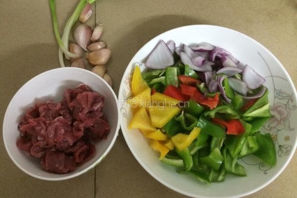 彩椒孜然牛肉的做法图解2