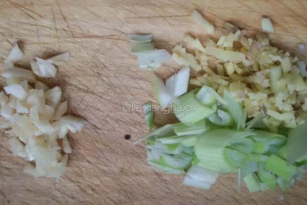 黄豆芽炒粉条的做法图解3
