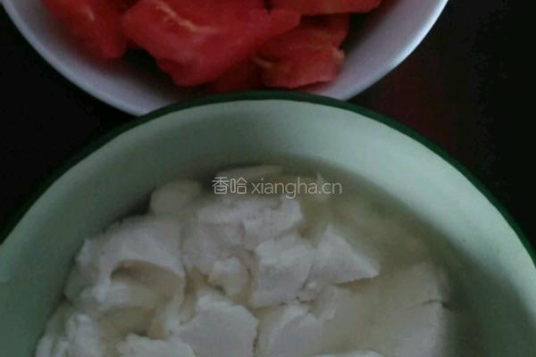 蕃茄豆花的做法图解1