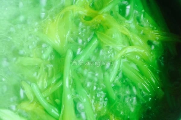 凉拌黄花菜的做法图解2
