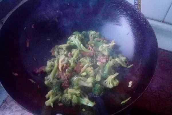 西兰花炒肉的做法图解4