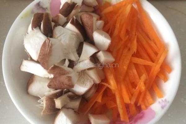 皮蛋瘦肉粥的做法图解3