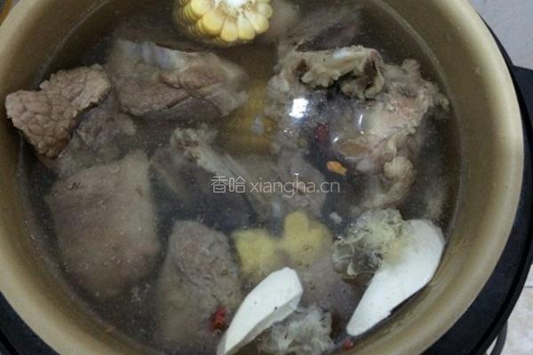 虫草花猪骨玉米汤的做法图解4