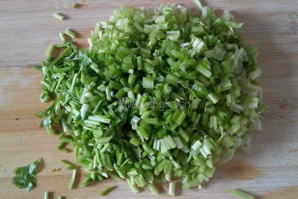 芹菜炒蛋的做法图解2