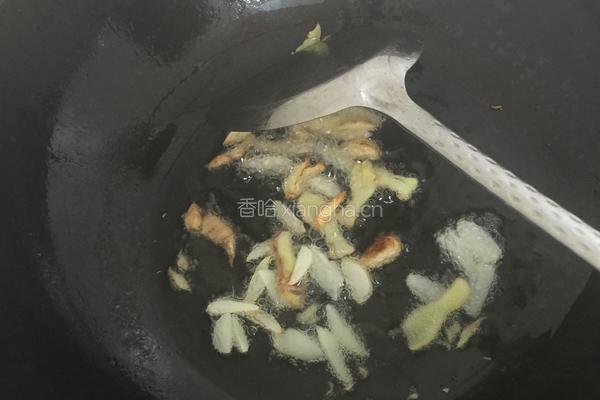 红枣枸杞酒闷乌鸡的做法图解3