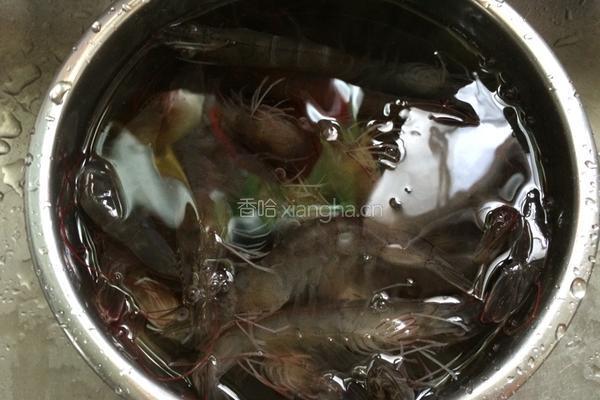 盐水虾的做法图解1