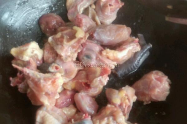 鸡肉炖豆角茄子的做法图解3