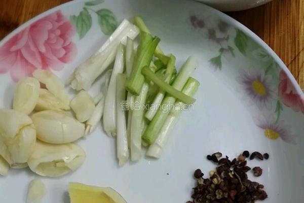 酸菜豆花的做法图解3