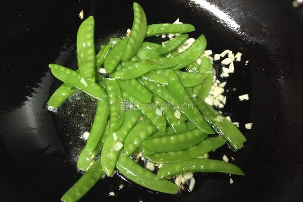 蒜香荷兰豆的做法图解4