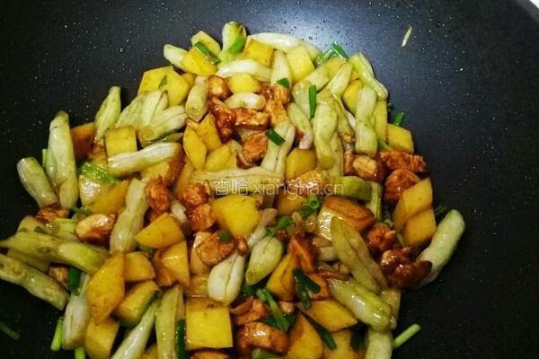肉豆角焖土豆鸡脯肉的做法图解4