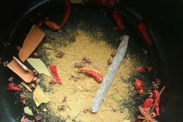 快卤拼盘（鸡爪，鸭掌，猪尾）的做法图解2