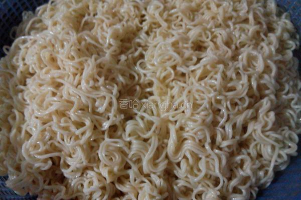 豆芽肉沫炒面的做法图解3