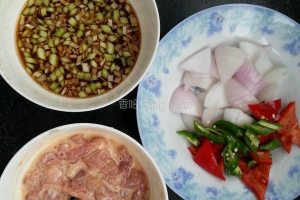 溜肉段的做法图解1