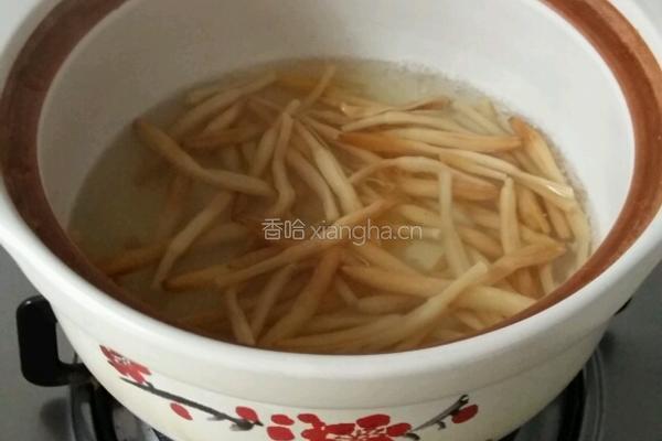 黄花菜凉拌海带丝的做法图解3