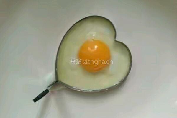 完美造型煎蛋的做法图解3