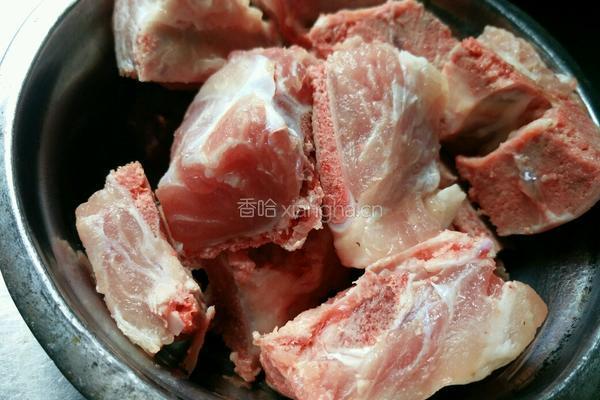 莲藕排骨汤的做法图解2