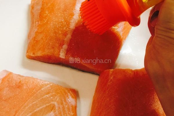 香煎三文鱼的做法图解2