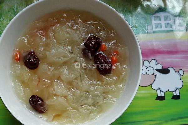 枸杞红枣银耳羹的做法图解5