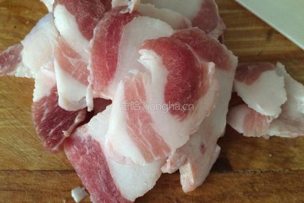 茄子炖土豆的做法图解1