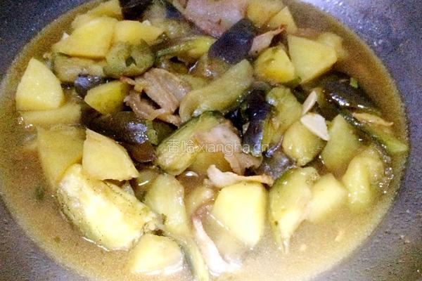茄子炖土豆的做法图解11