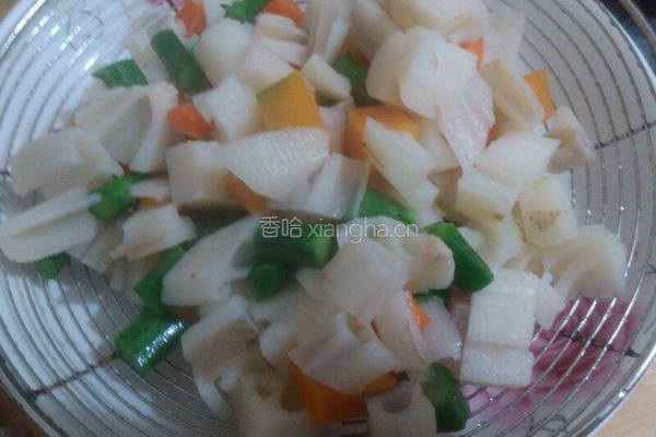 五彩脆藕丁的做法图解4