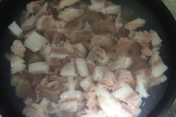 炖猪肉的做法图解1