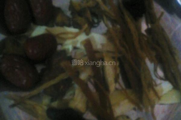 老鸡淮山汤的做法图解2