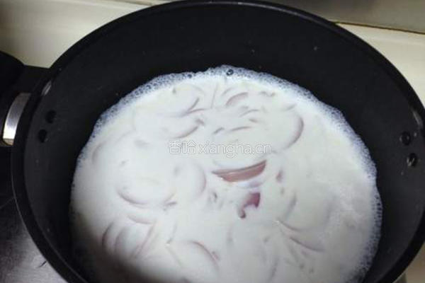 洋葱豆皮鲜奶汤的做法图解4