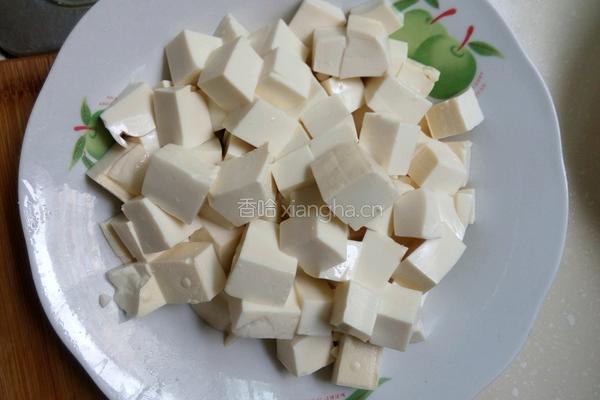 鲫鱼炖豆腐的做法图解2