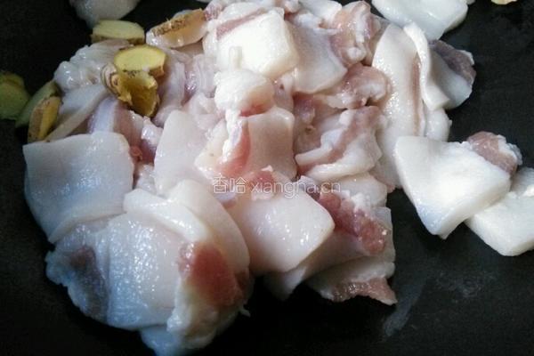 灯笼椒炒肉的做法图解1