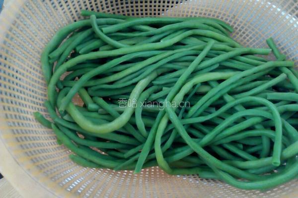 豆角猪肉包子的做法图解3