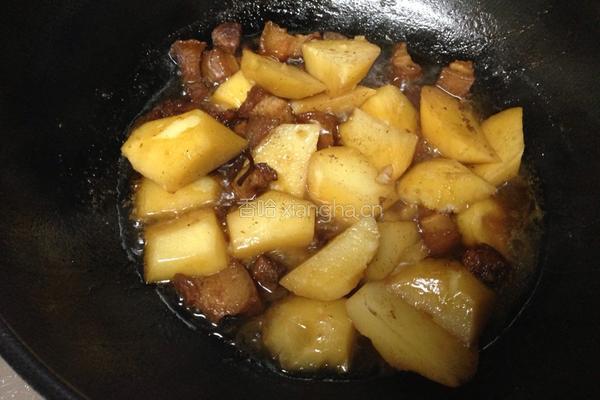 土豆红烧肉的做法图解5