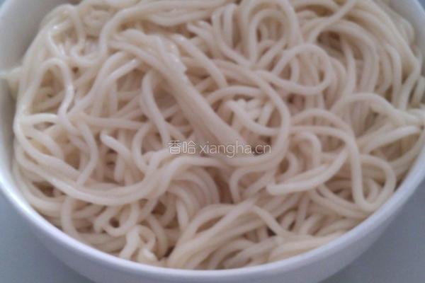 炸酱面的做法图解1